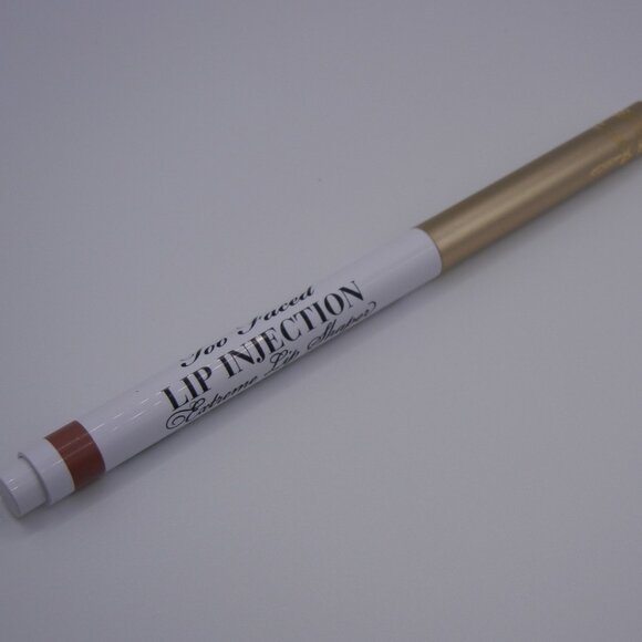 BD 2 for 40$ - NEW Too Faced Lip Injection Liner in Puffy Nude - Picture 2 of 2